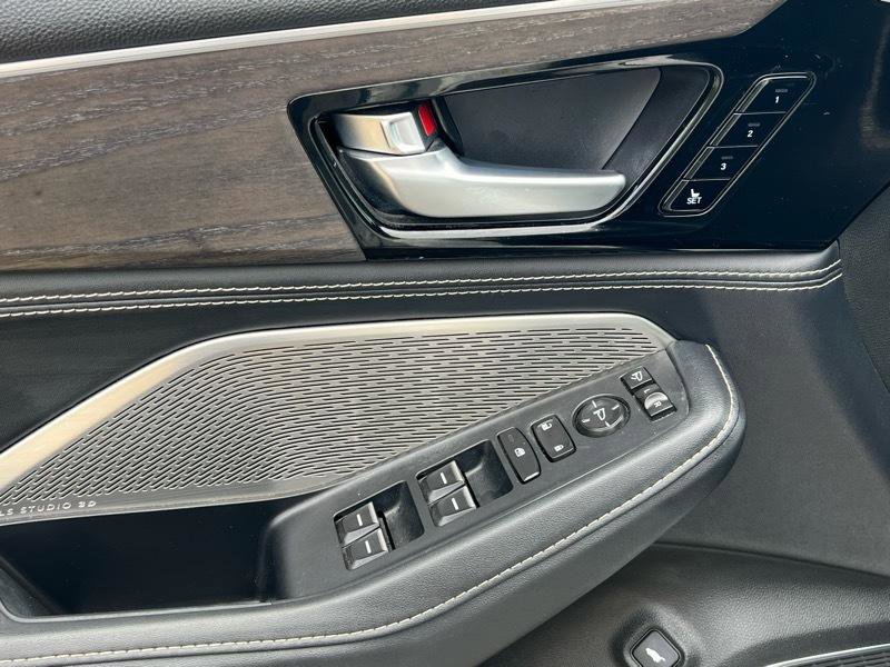 Used 2022 Acura MDX SH-AWD w/ Advance Package image 14