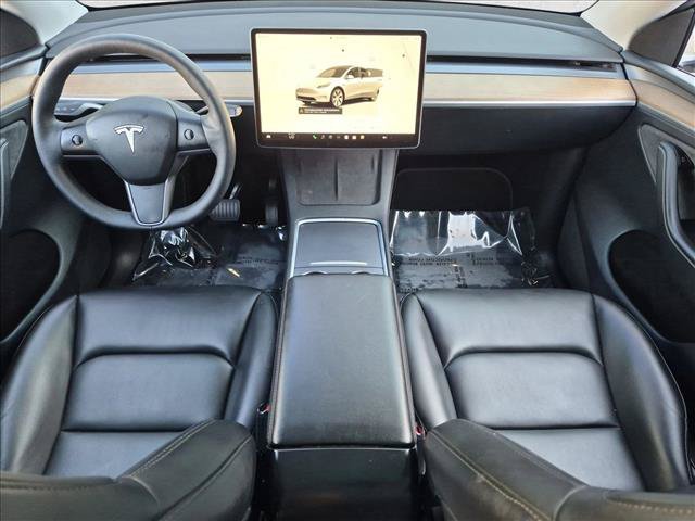 Used 2024 Tesla Model Y Long Range AWD/4WD image 18
