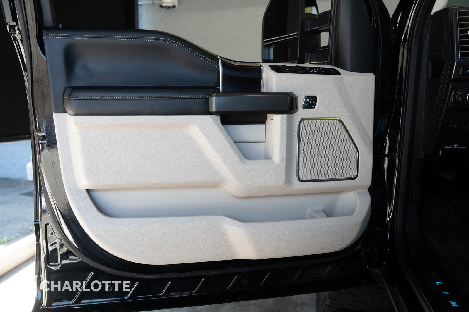 Used 2021 Ford F250 Limited image 17