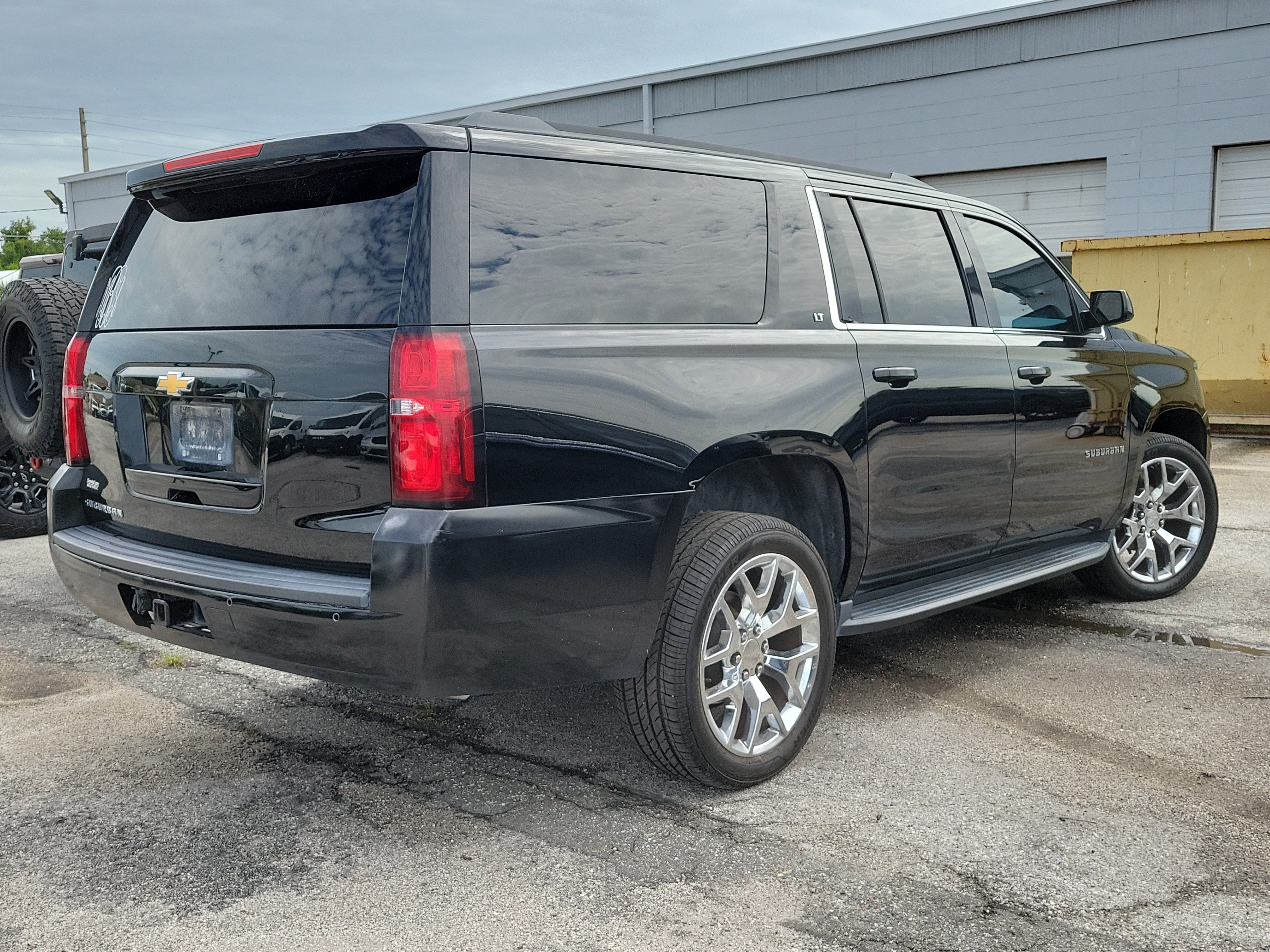 Used 2019 Chevrolet Suburban LT AWD/4WD image 6