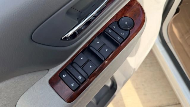 Used 2013 Chevrolet Tahoe LTZ image 13