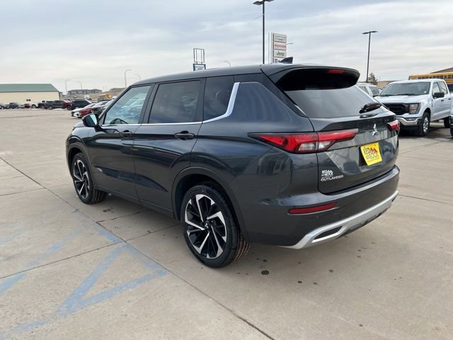 Used 2024 Mitsubishi Outlander SE image 6