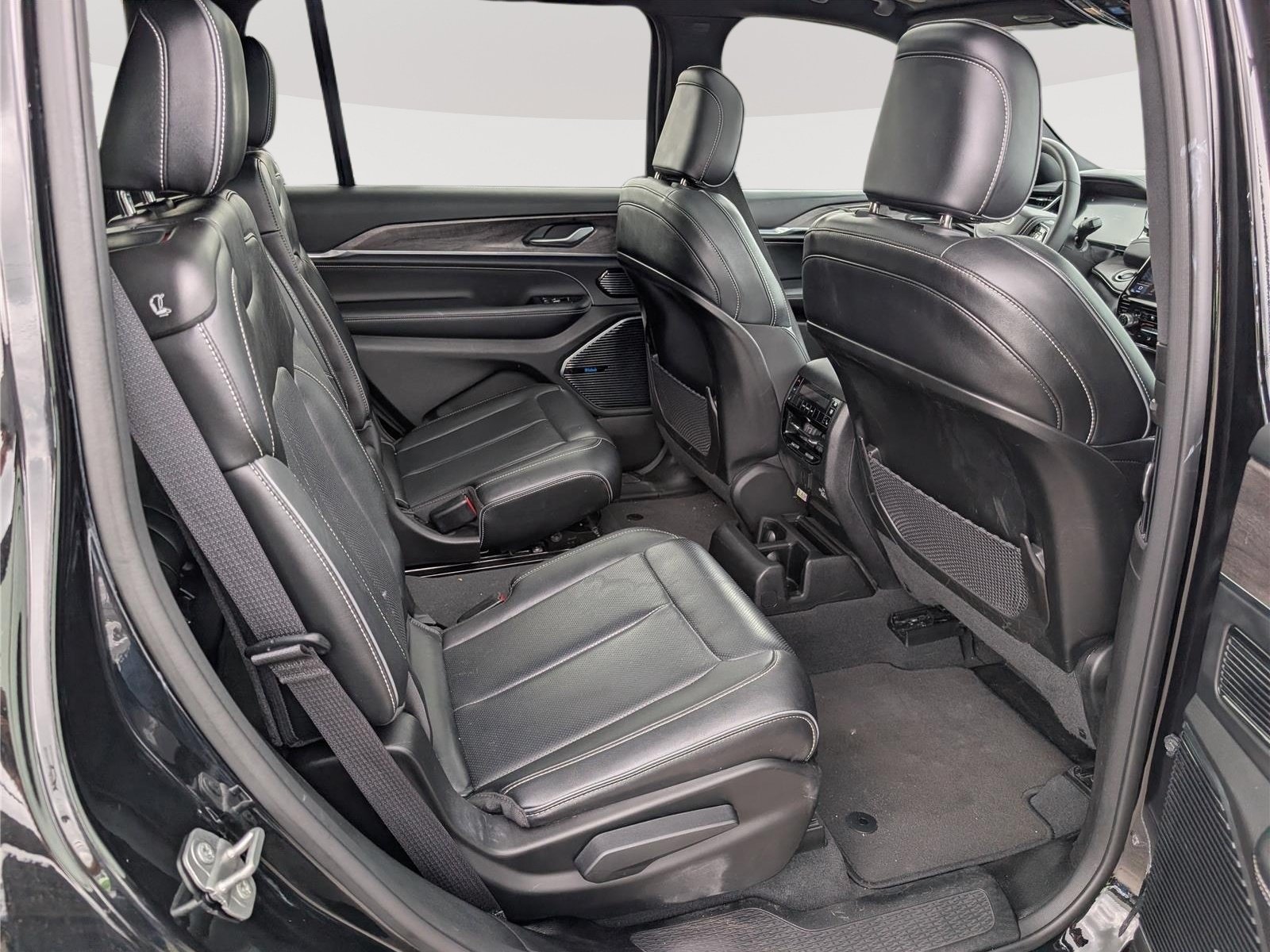 Used 2023 Jeep Grand Cherokee L Overland AWD/4WD image 12
