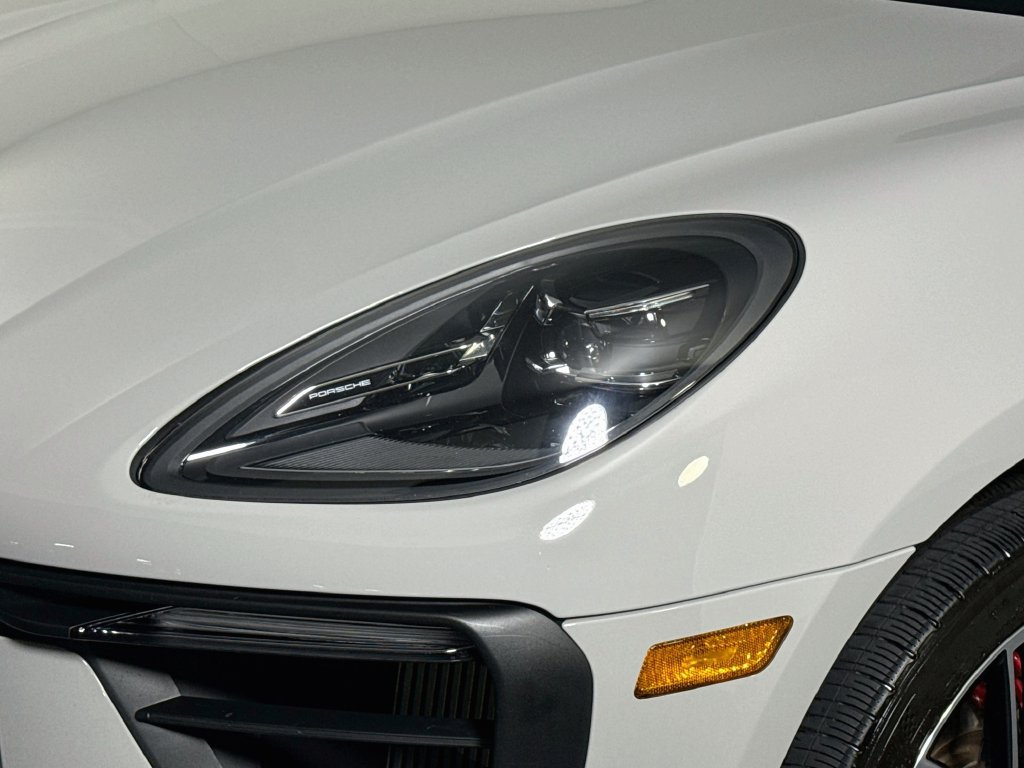 Certified 2023 Porsche Macan S AWD/4WD image 26