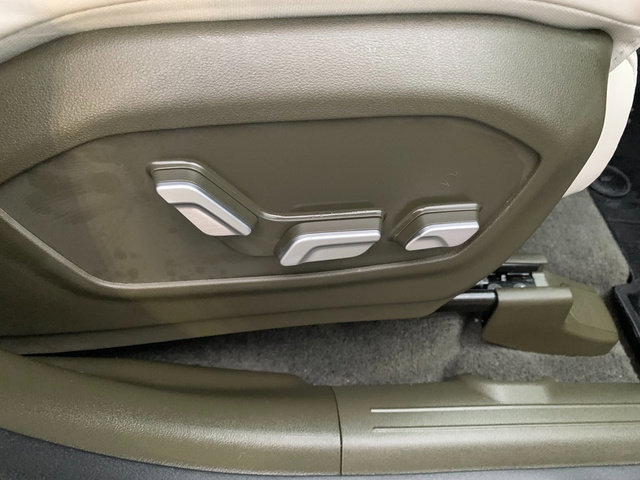 Used 2025 Hyundai Santa Fe Calligraphy image 12