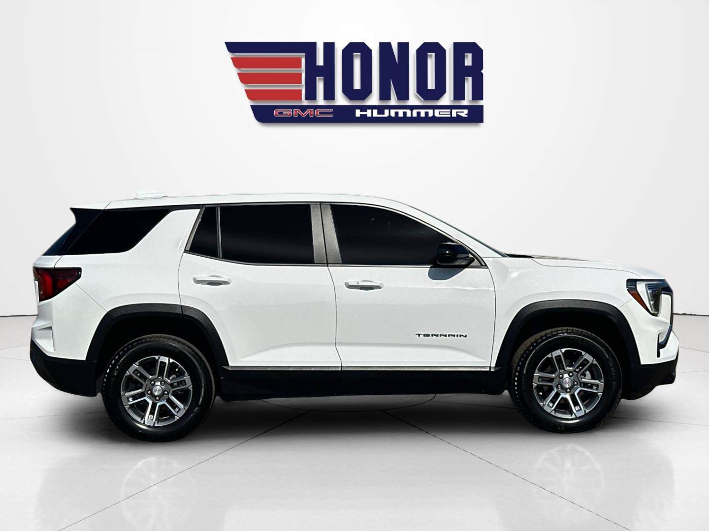 Used 2025 GMC Terrain Elevation AWD/4WD image 3