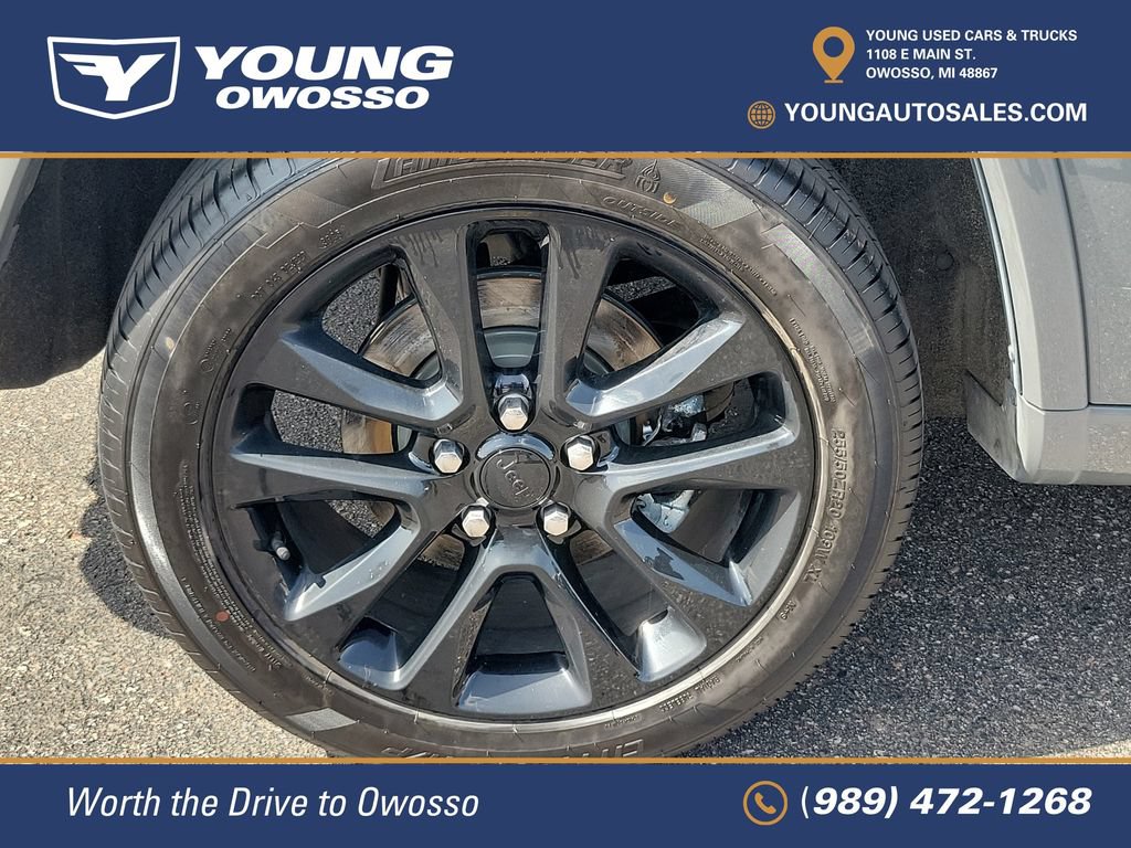 Used 2021 Jeep Grand Cherokee Laredo X AWD/4WD image 30