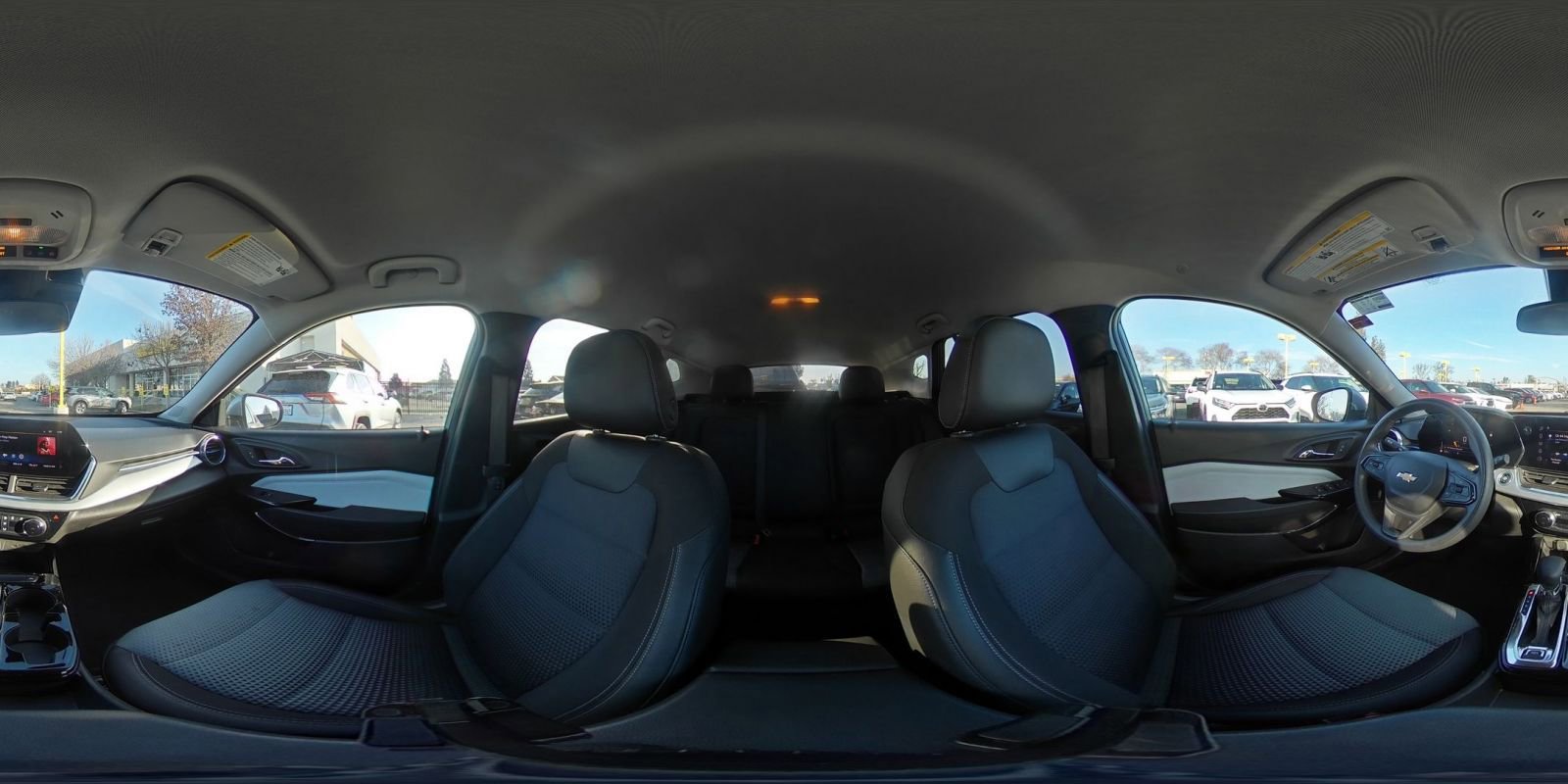 Used 2025 Chevrolet Trax LT image 40