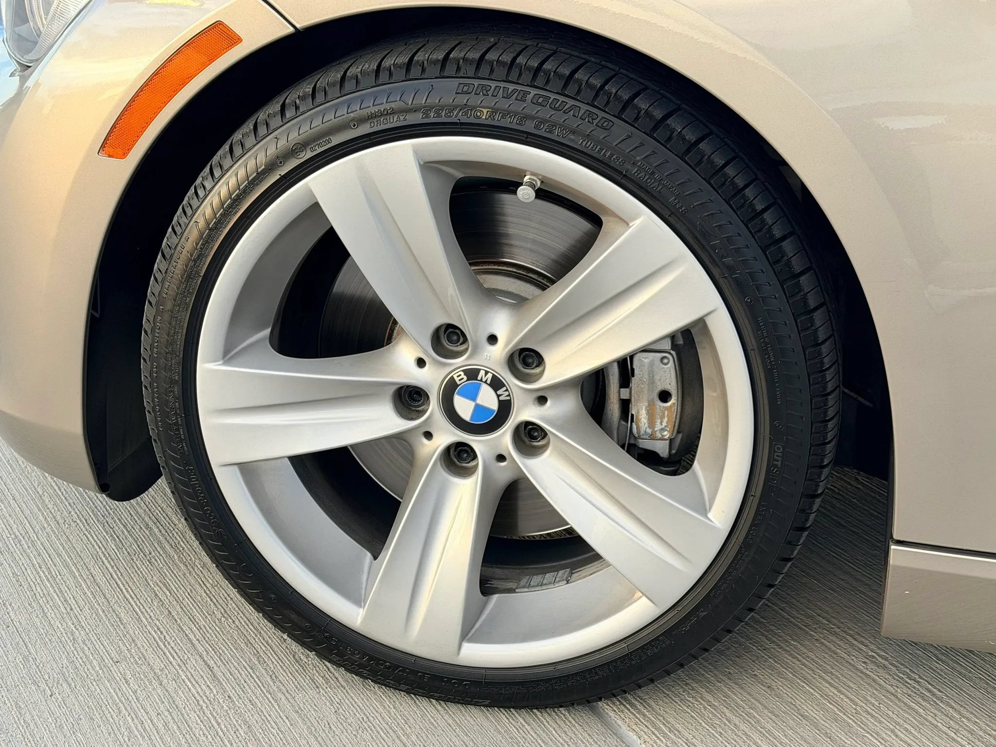 Used 2009 BMW 335i Convertible RWD image 6