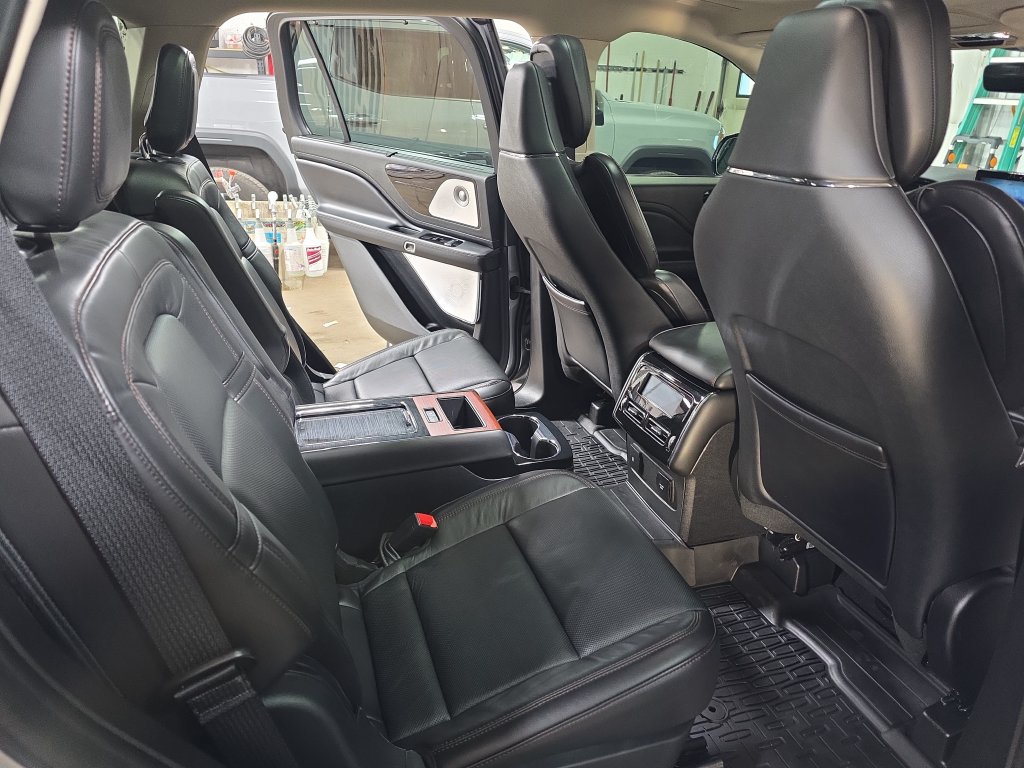 Used 2021 Lincoln Aviator Reserve w/ Equipment Group 201A AWD/4WD image 11