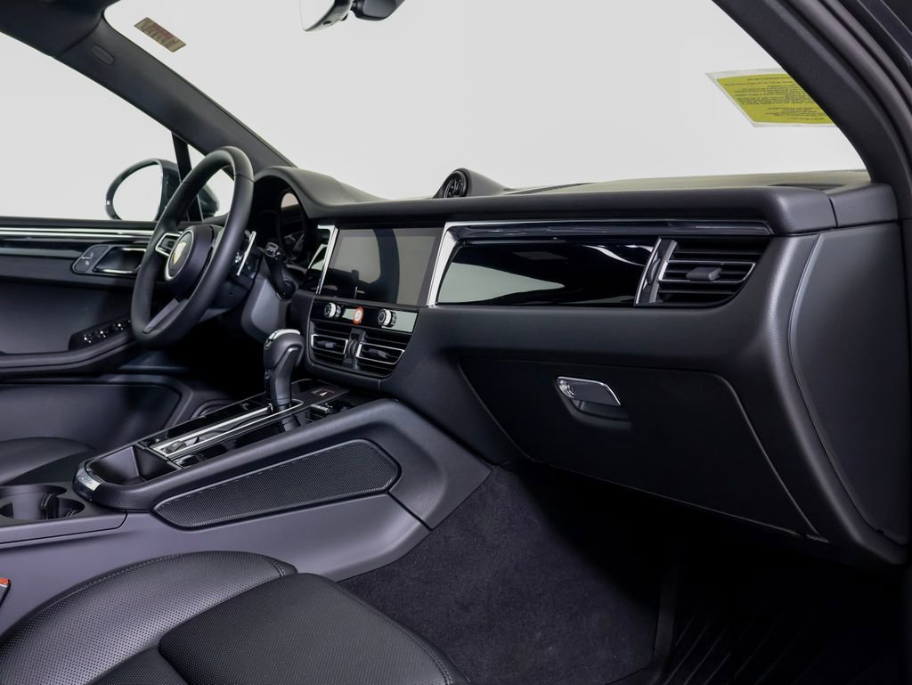 Certified 2026 Porsche Macan image 11