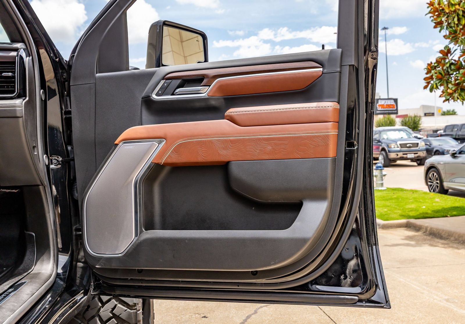 Used 2025 GMC Sierra 2500 Denali Ultimate AWD/4WD image 37