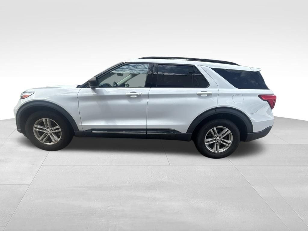 Used 2020 Ford Explorer XLT RWD image 3