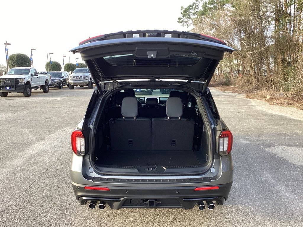 New 2026 Ford Explorer ST w/ Sun And Sound Package image 9
