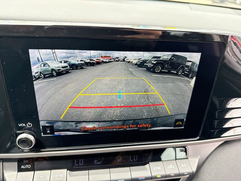 Used 2025 Toyota Camry LE FWD image 17