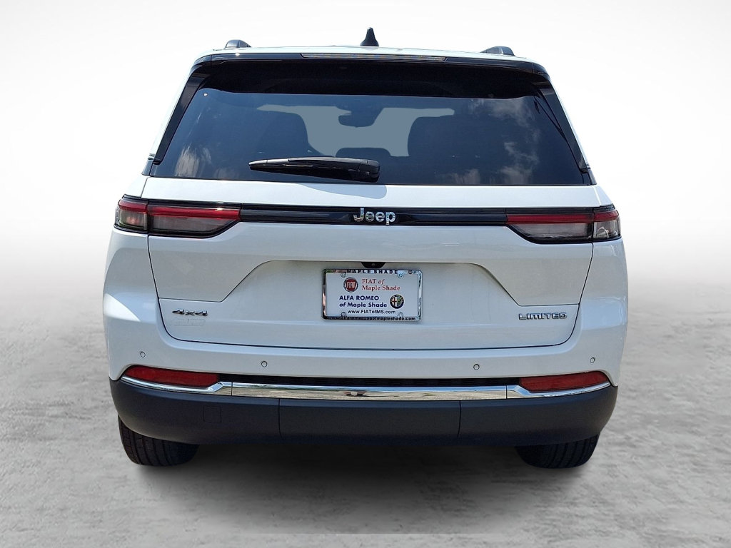 Used 2023 Jeep Grand Cherokee Limited AWD/4WD image 4