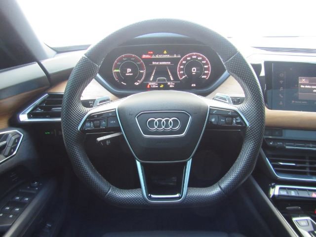 Used 2023 Audi e-tron GT Premium Plus image 34