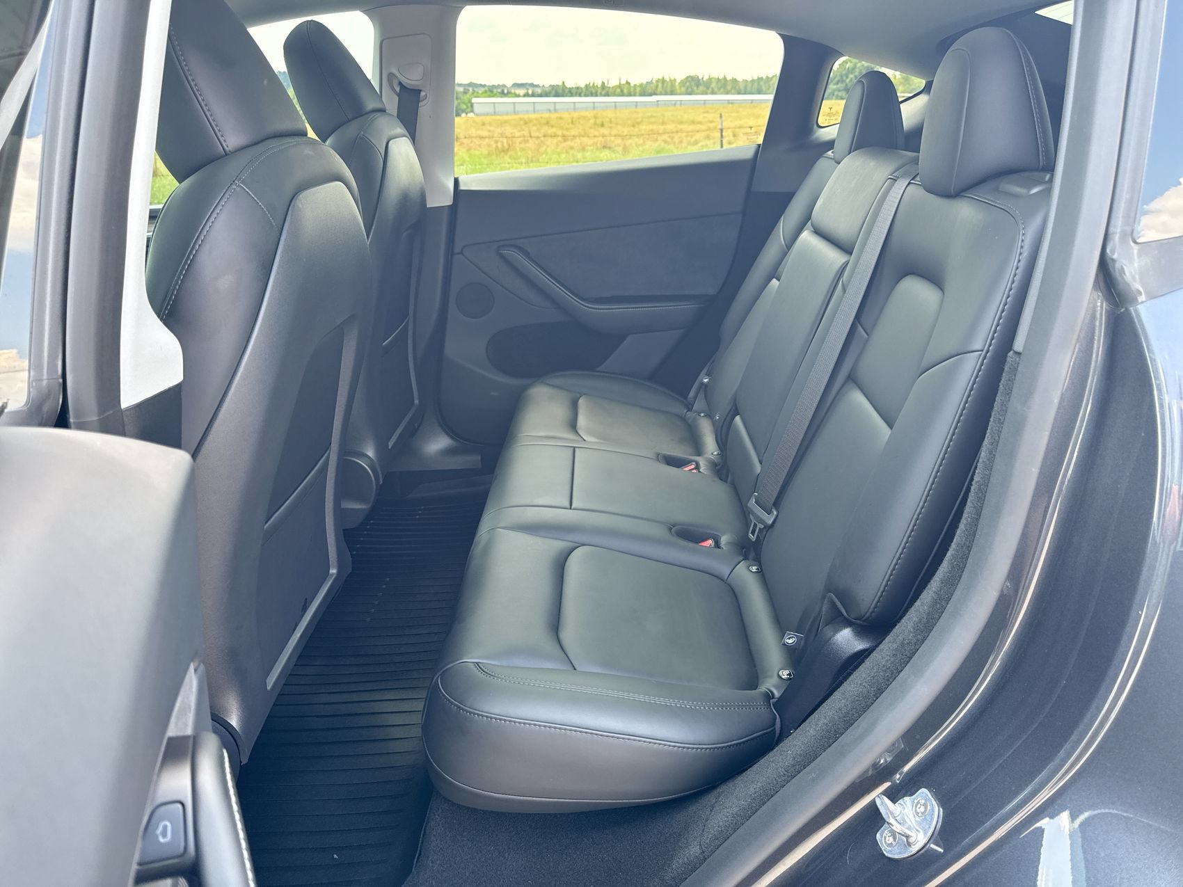 Used 2025 Tesla Model Y Long Range AWD/4WD image 21