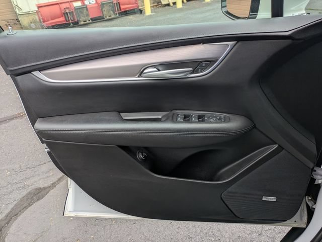 Used 2022 Cadillac XT5 Luxury AWD/4WD image 11