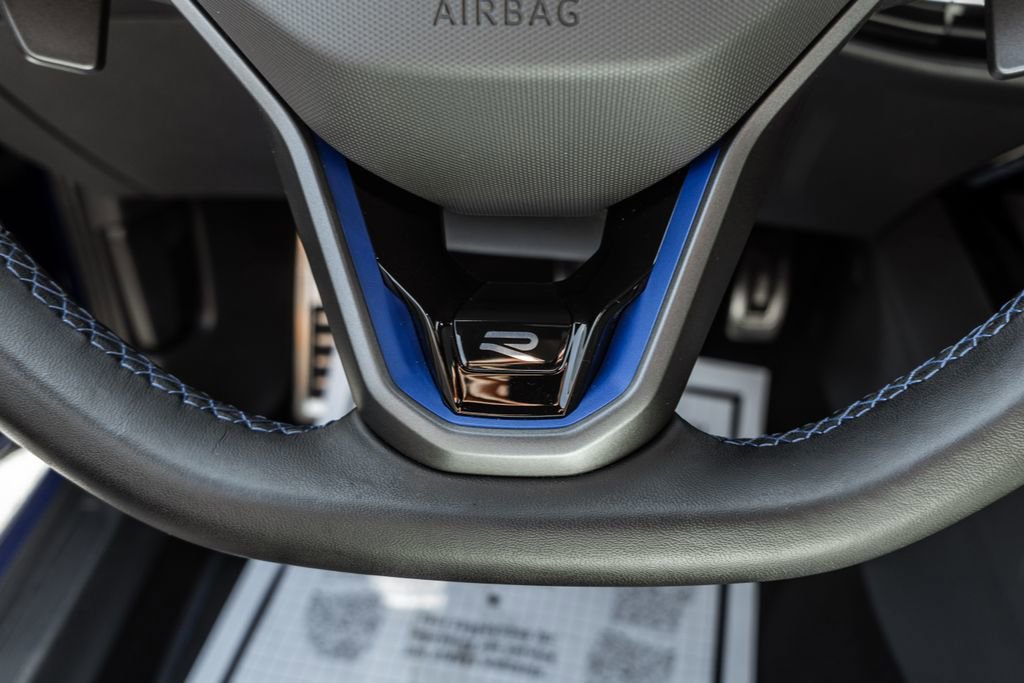 Used 2024 Volkswagen Golf R image 23