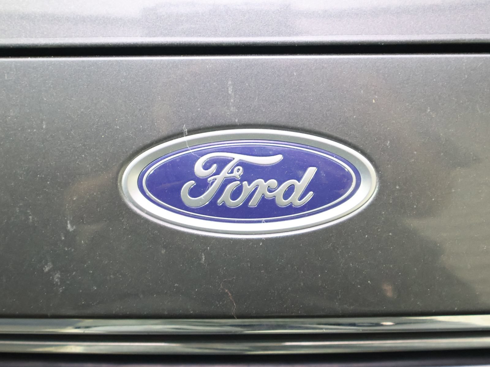 Used 2020 Ford Fusion SE FWD image 16