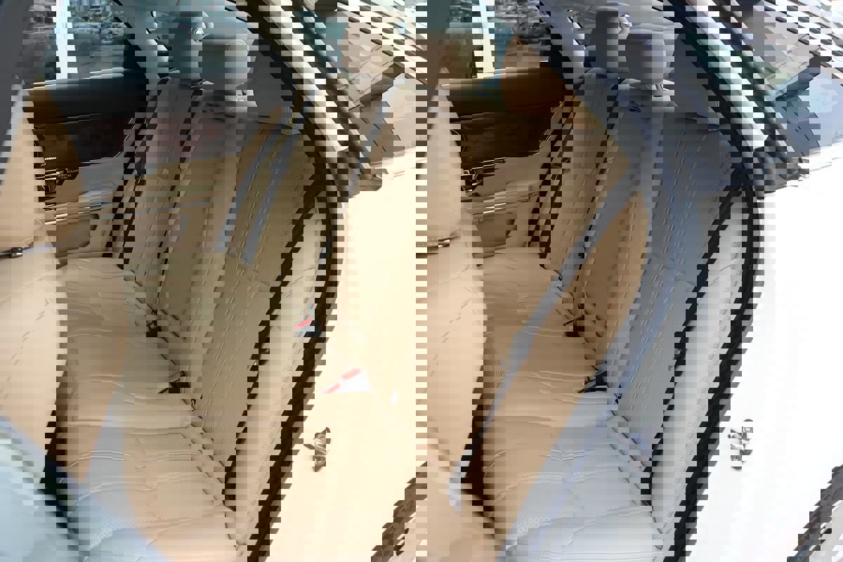 Used 2014 Jaguar XJ image 35