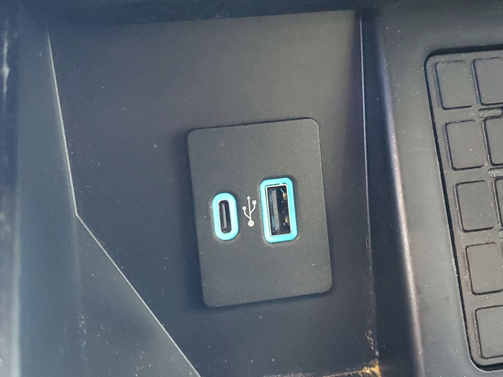 Certified 2024 Ford F150 Raptor image 28