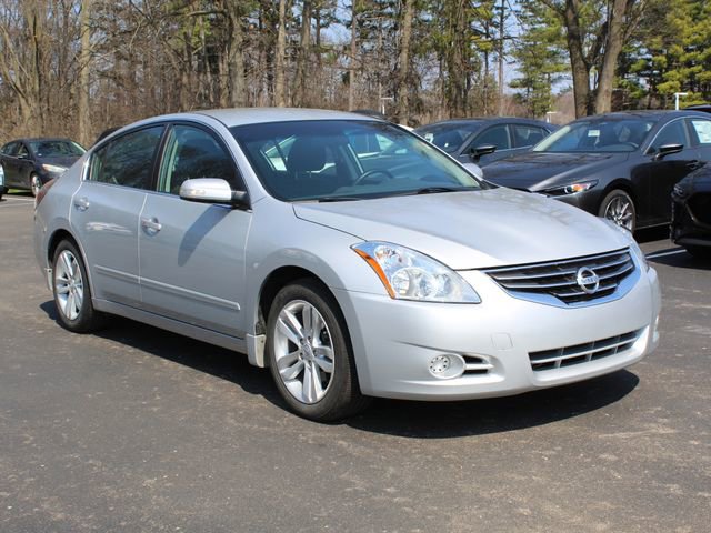 Used 2011 Nissan Altima 3.5 SR image 1