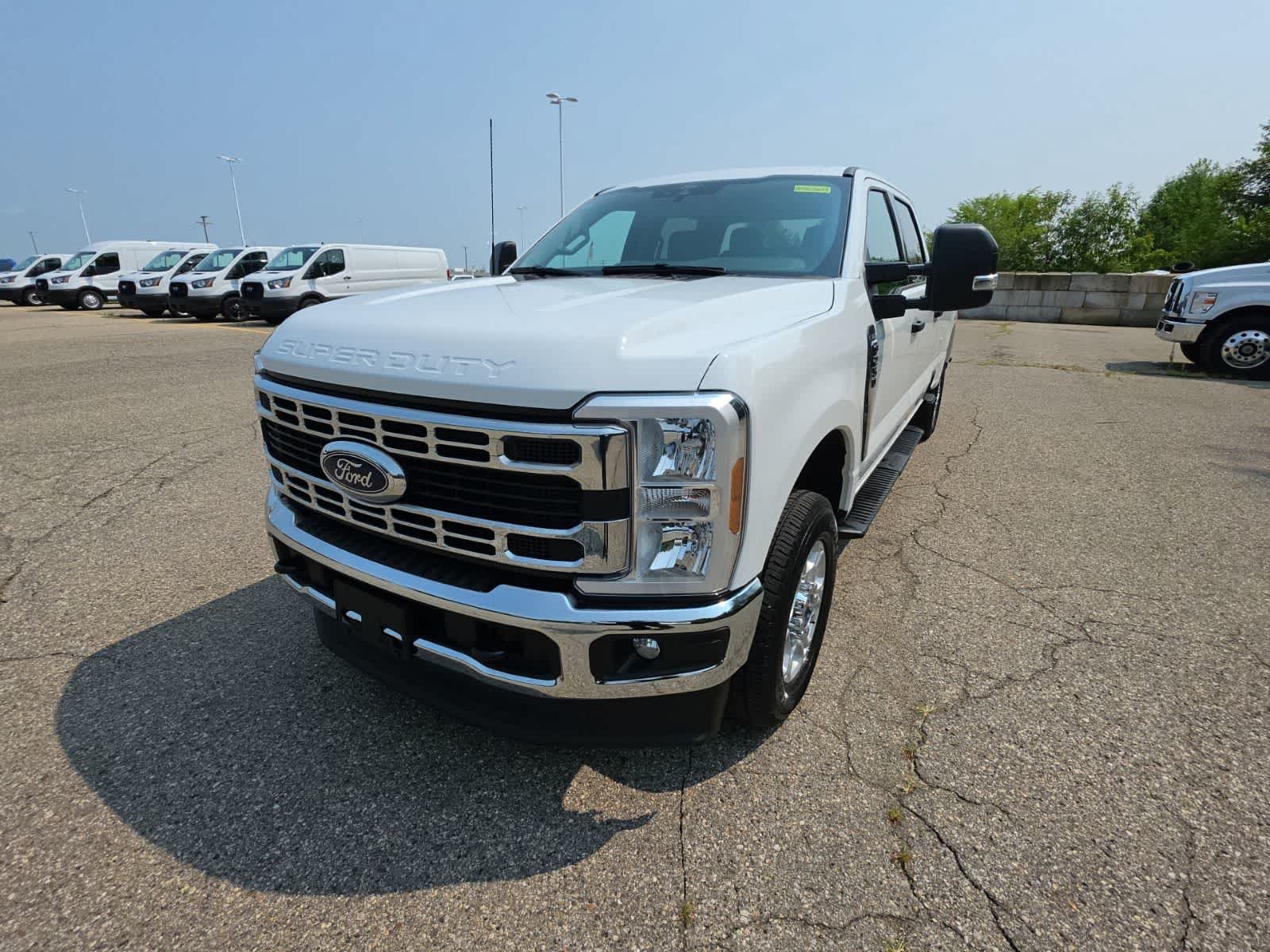 Used 2025 Ford F250 XLT AWD/4WD image 2