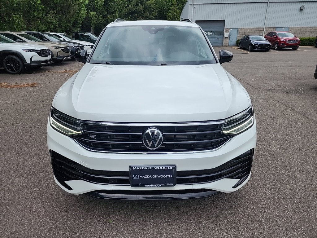 Used 2023 Volkswagen Tiguan SE R-Line AWD/4WD image 2
