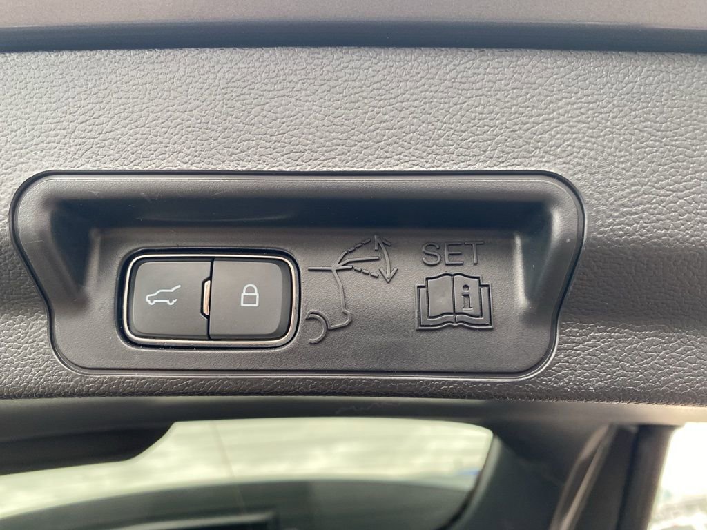 Certified 2023 Ford Explorer XLT w/ Equipment Group 202A image 10