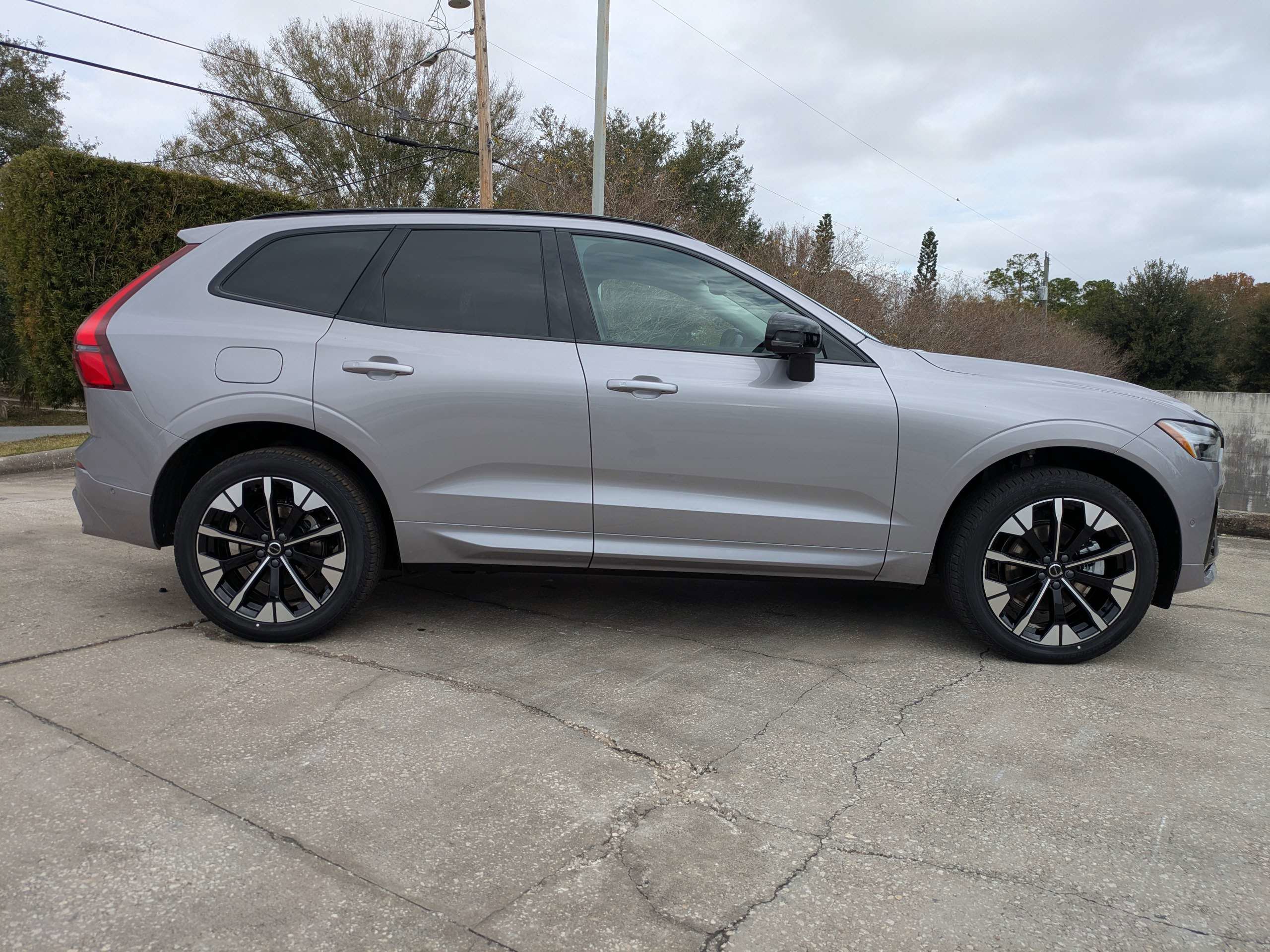 New 2026 Volvo XC60 B5 Plus w/ Protection Package Premier image 3