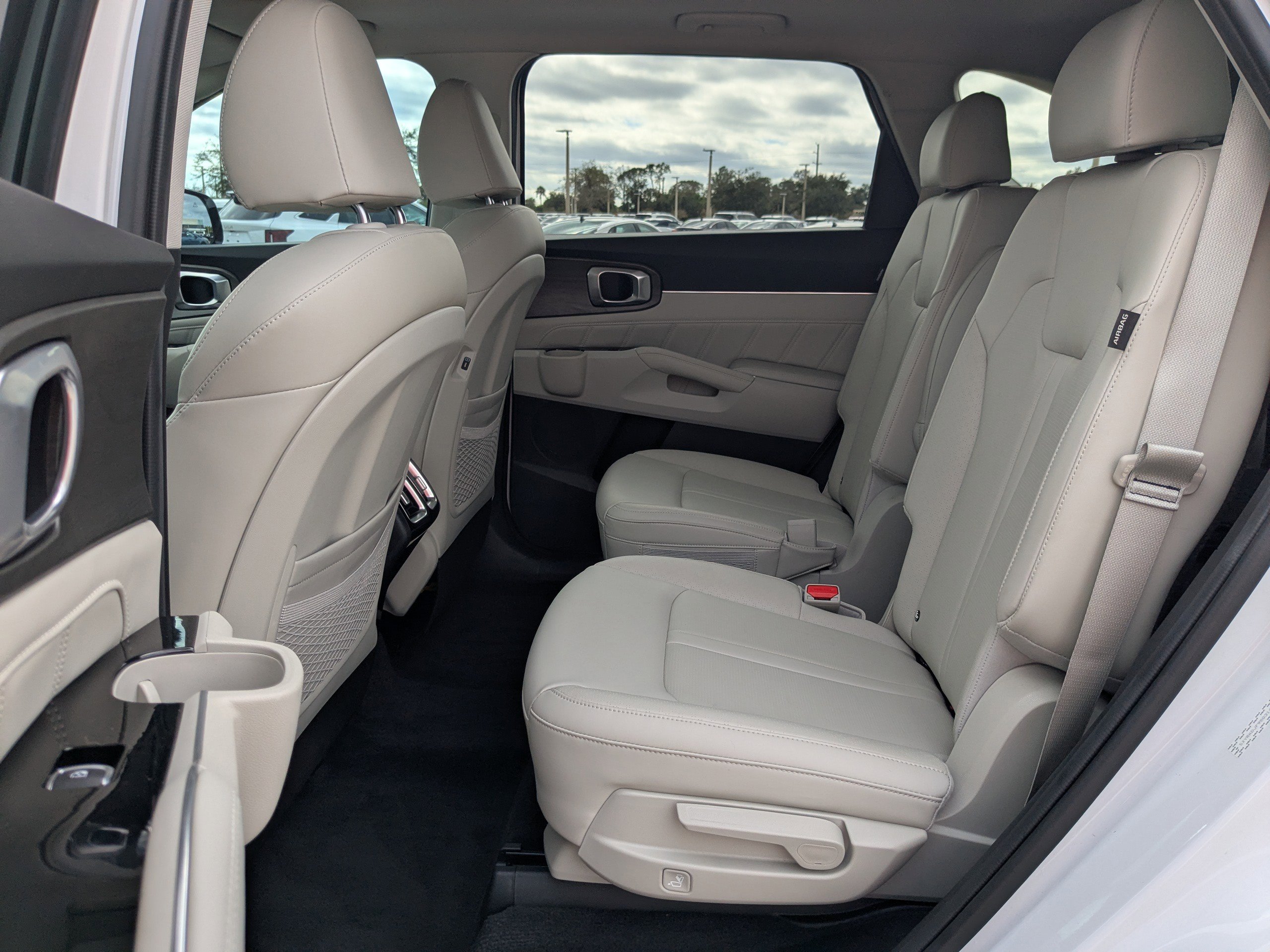 Certified 2025 Kia Sorento SX image 17