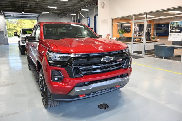 New 2026 Chevrolet Colorado Z71 w/ Technology Package AWD/4WD image 3