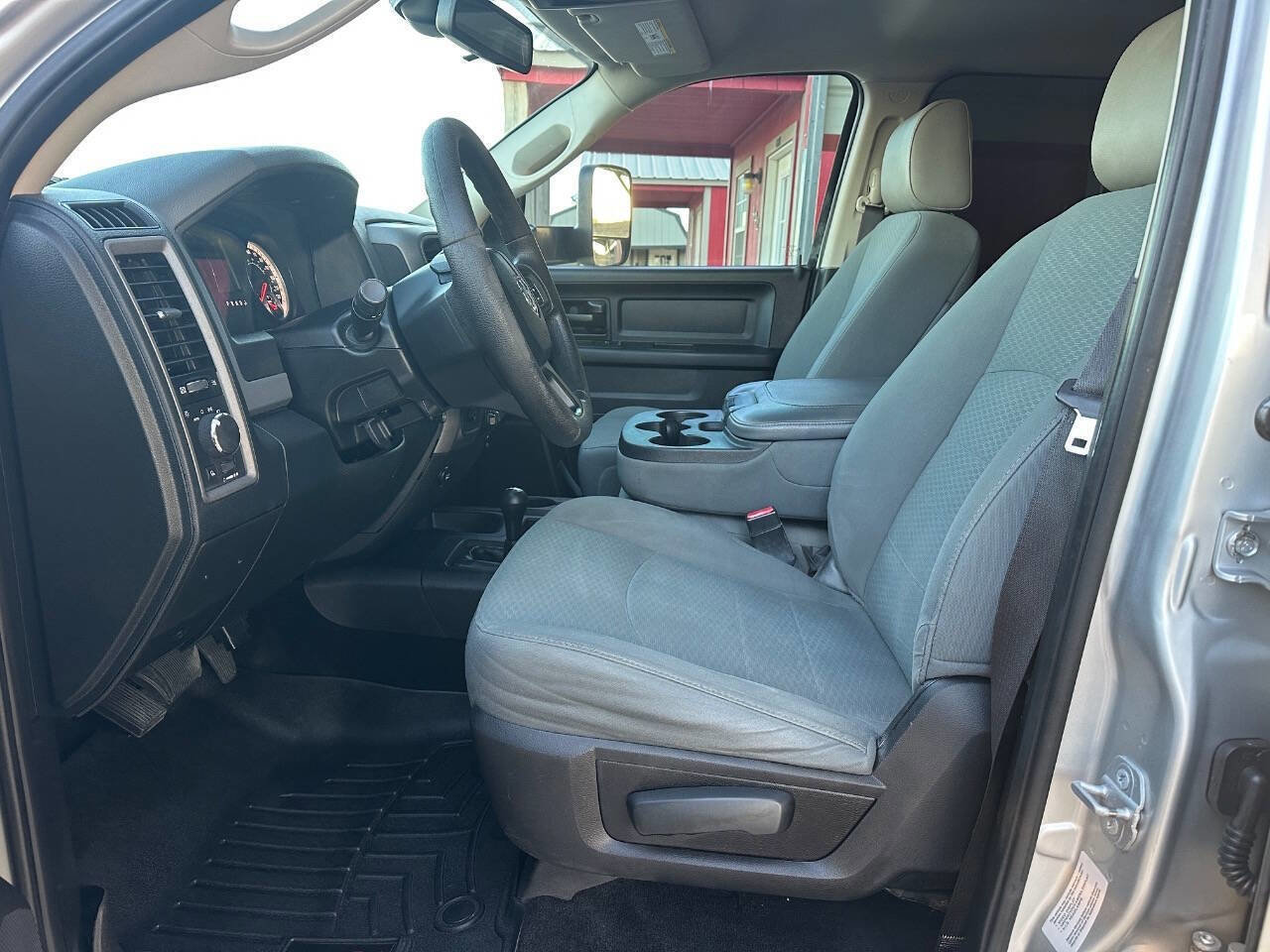 Used 2016 RAM 2500 Tradesman w/ Chrome Appearance Group image 9