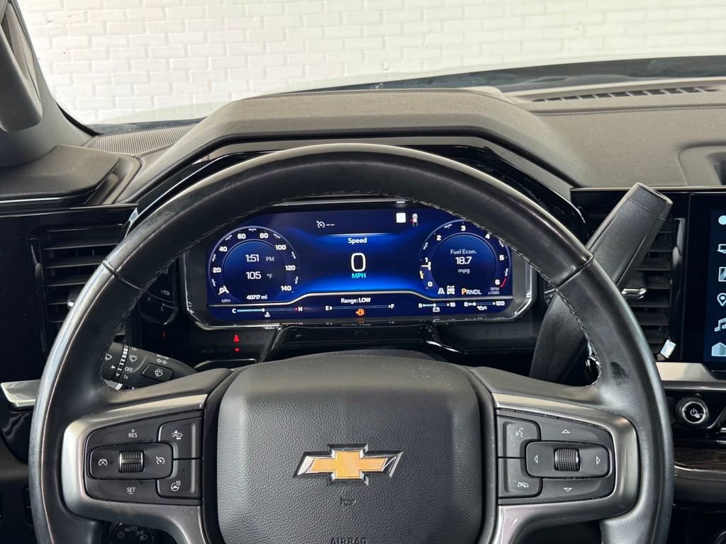 Used 2023 Chevrolet Silverado 1500 LT AWD/4WD image 34