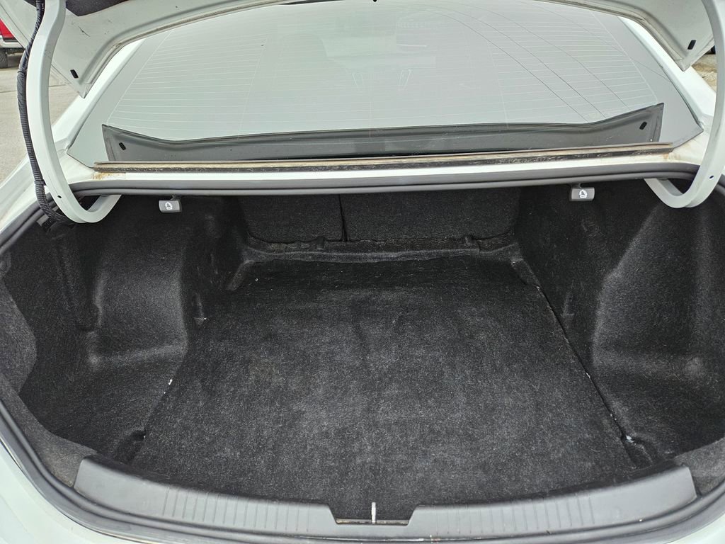 Used 2019 Chevrolet Malibu RS w/ LPO, Convenience Package 1 image 28