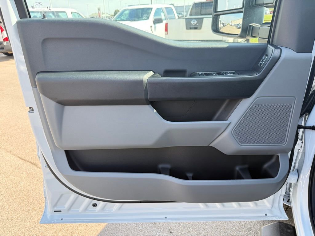 New 2026 Ford F350 XL w/ XL Chrome Package image 6