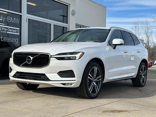 Used 2021 Volvo XC60 T5 Momentum w/ Premium Package image 3