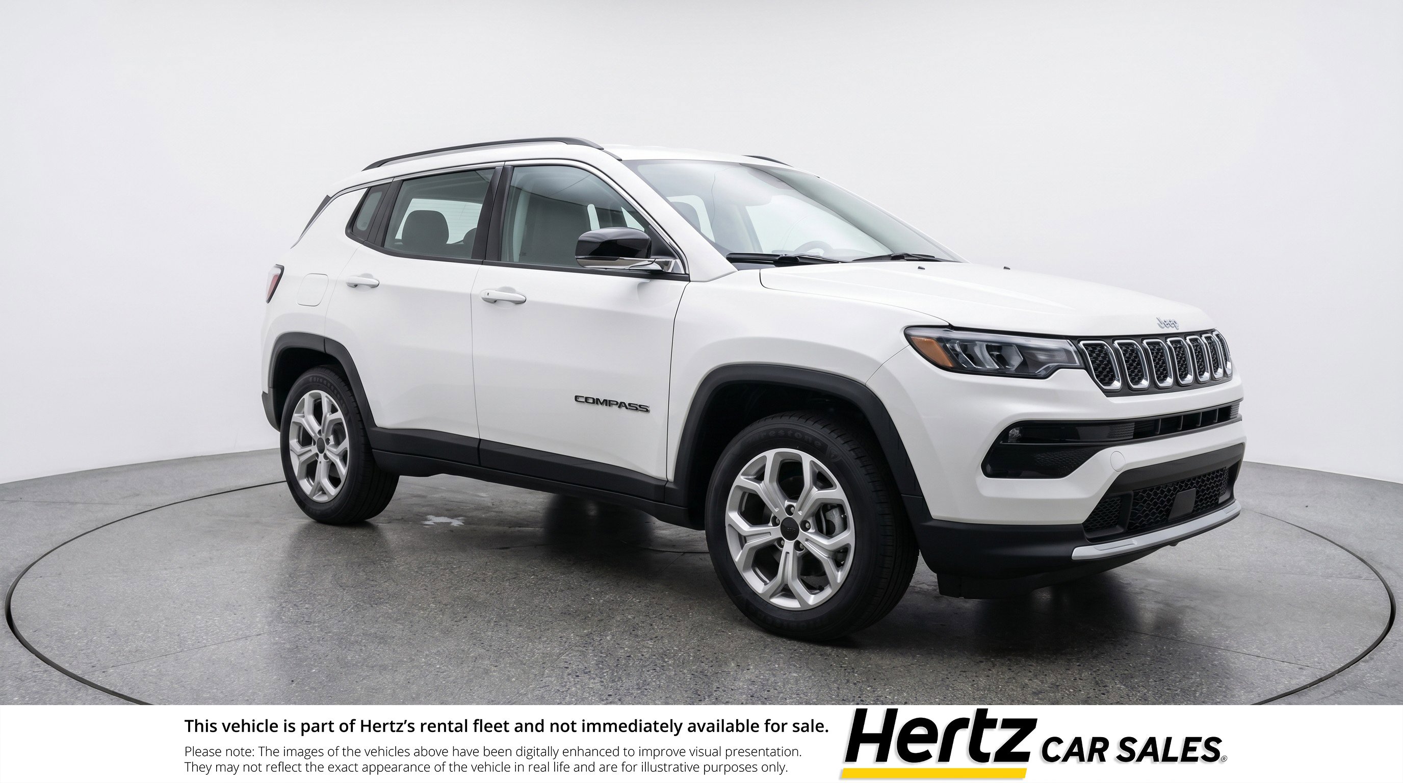 Used 2025 Jeep Compass Latitude AWD/4WD image 1