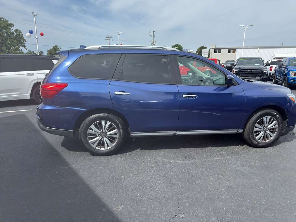 Used 2019 Nissan Pathfinder SV FWD image 4