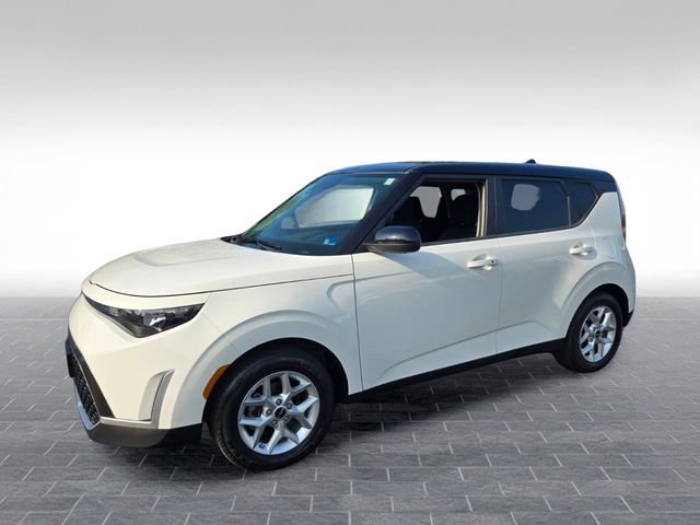 Used 2023 Kia Soul S FWD image 3