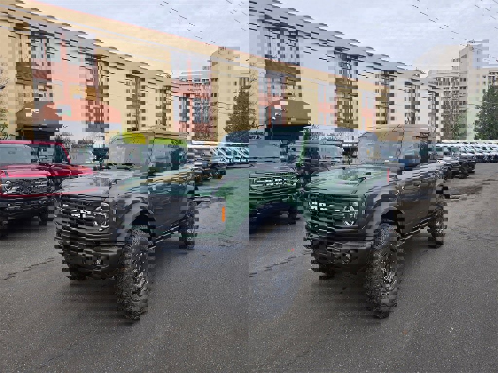 New 2025 Ford Bronco Big Bend w/ Black Diamond Package