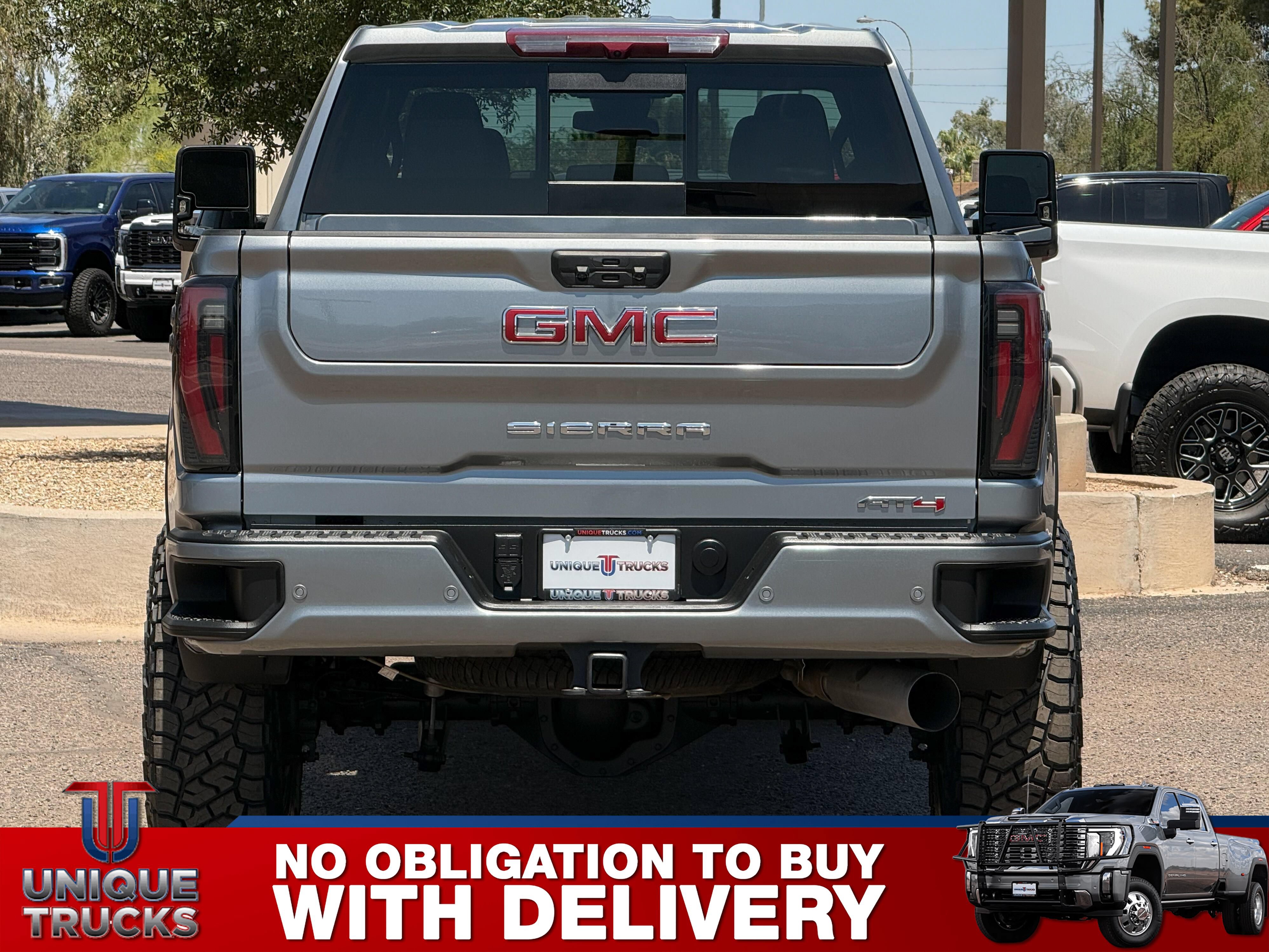 Used 2024 GMC Sierra 2500 AT4 w/ AT4 Preferred Package AWD/4WD image 5