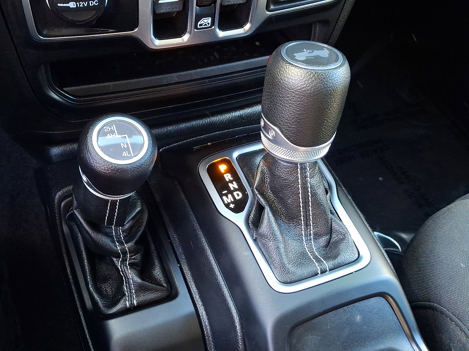 Used 2020 Jeep Wrangler Unlimited Sahara image 14