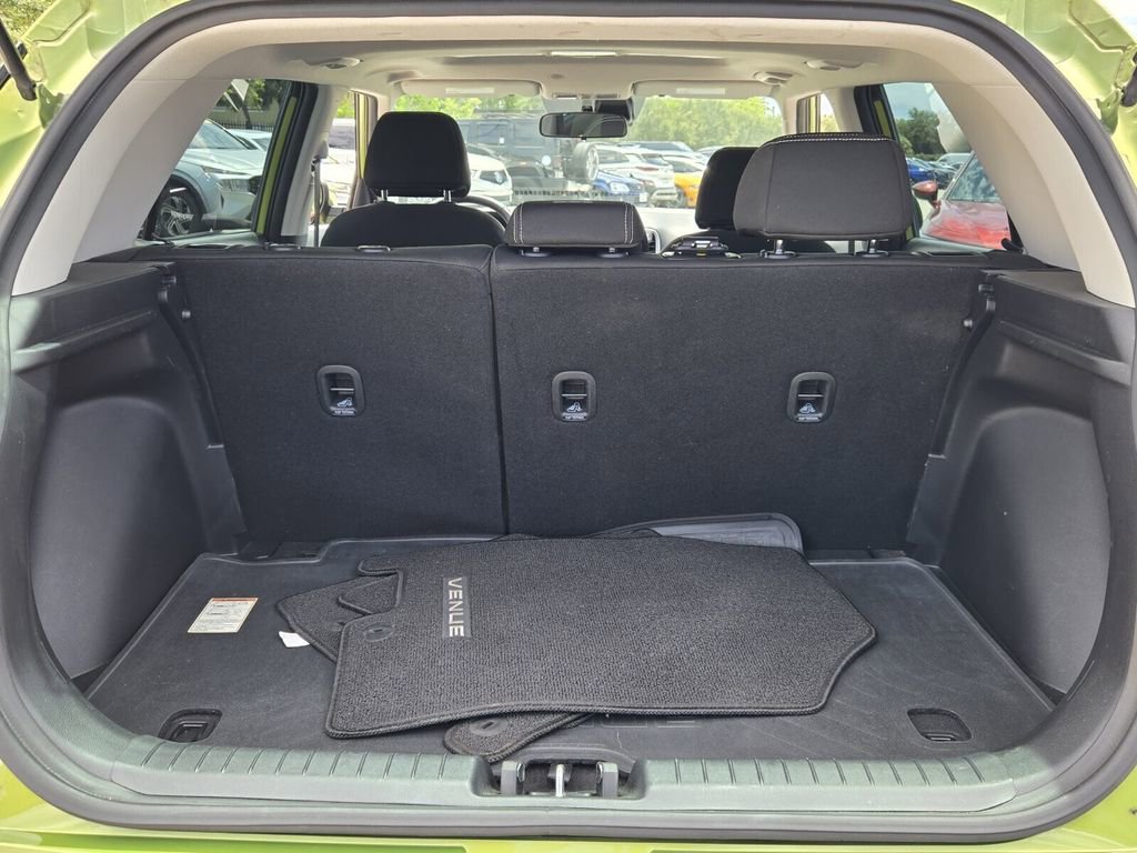 Certified 2023 Hyundai Venue SEL w/ Cargo Package FWD image 14