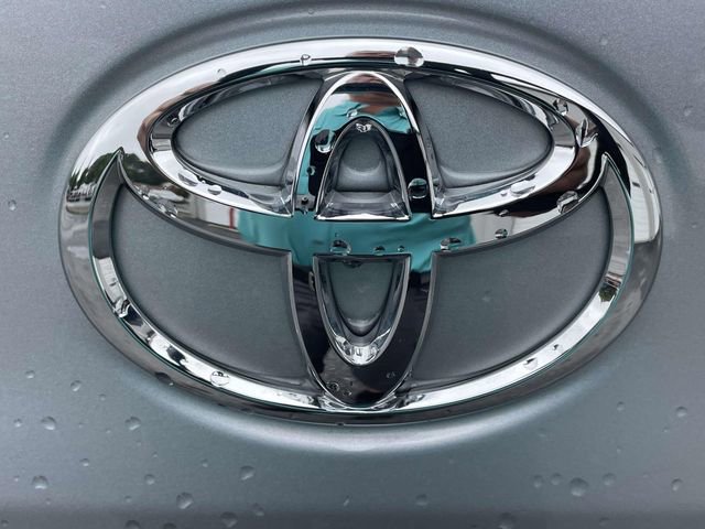 Used 2024 Toyota Corolla Cross L FWD image 11