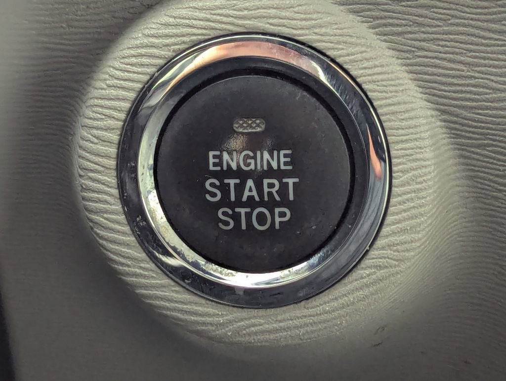 Used 2014 Toyota Venza XLE FWD image 43