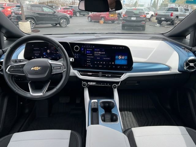 Certified 2024 Chevrolet Equinox EV LT FWD image 28