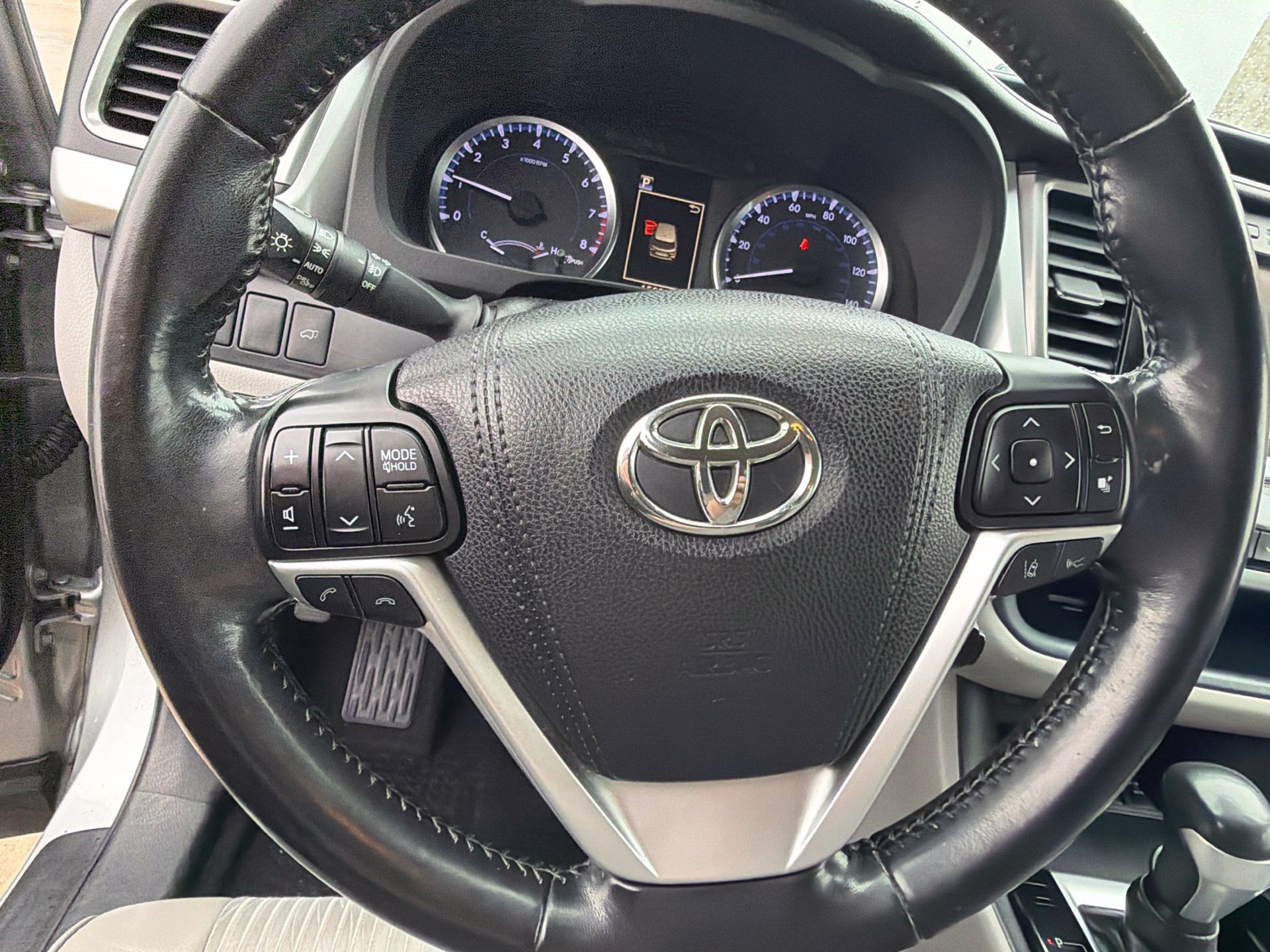 Used 2018 Toyota Highlander Plus AWD/4WD image 15